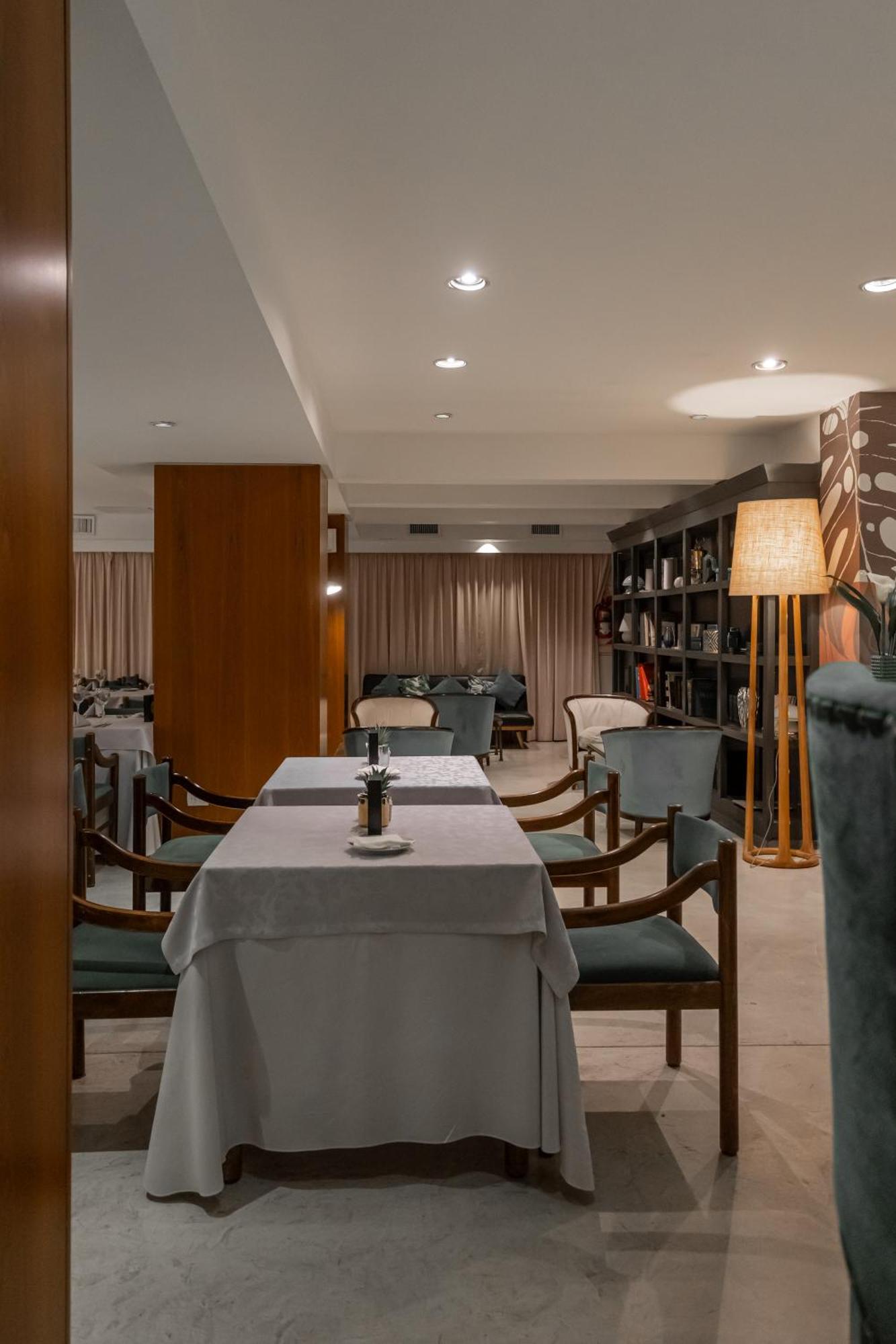 Feir'S Park Hotel & Rooftop Buenos Aires Exterior photo Restaurant interior