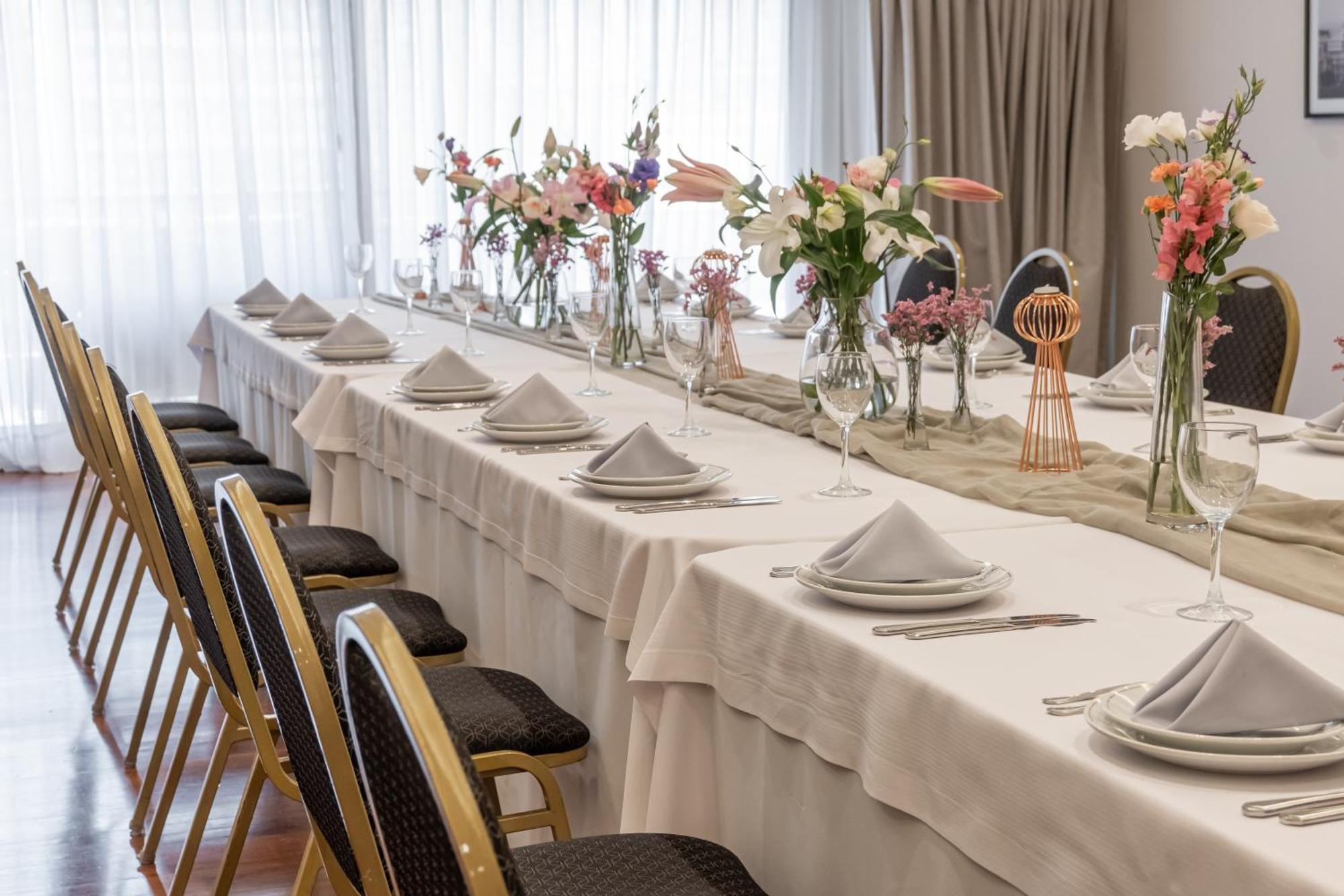 Feir'S Park Hotel & Rooftop Buenos Aires Exterior photo A table set for a formal dinner